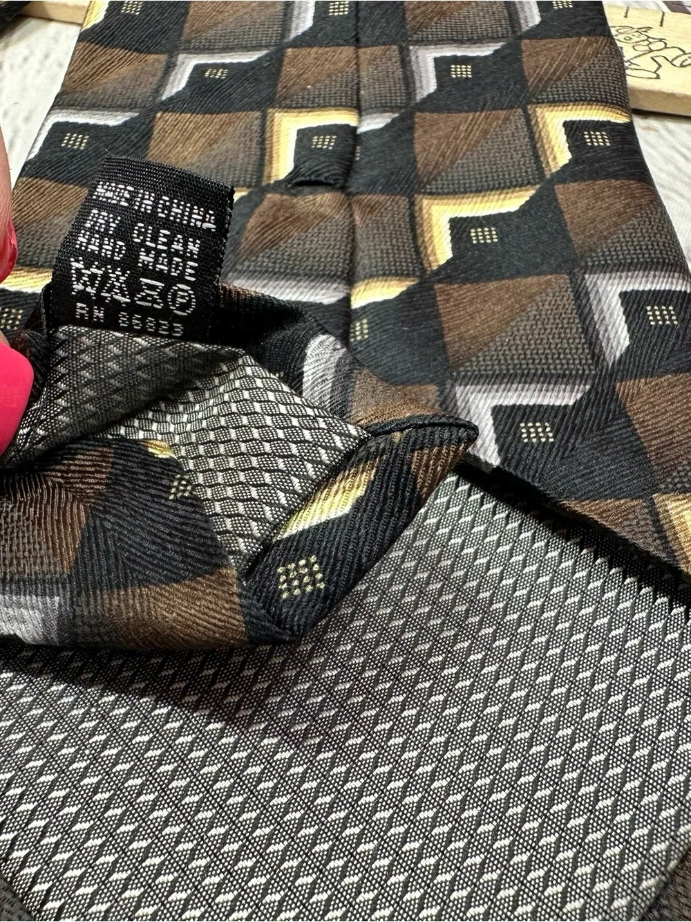 Kilburne & Finch Men's Geometric Brown & Black silk Tie Gold Accents office